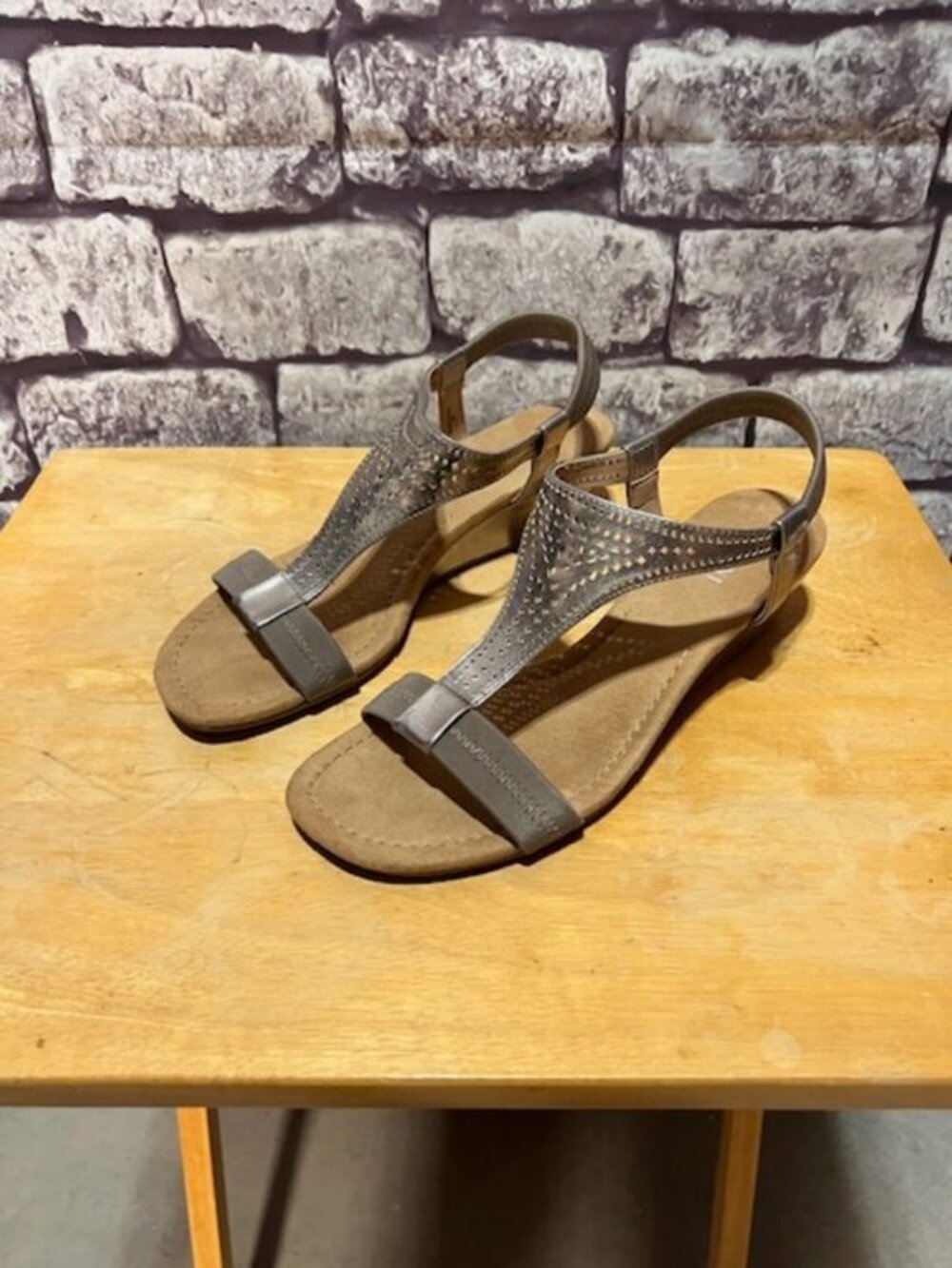 Alfani Stepflex Gold Wedges Size 8